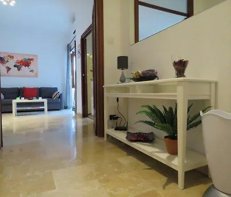 White & Grey Aurelio Rom